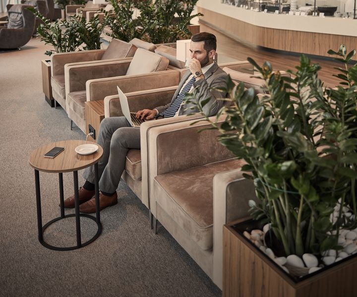 Air tickets & airport VIP